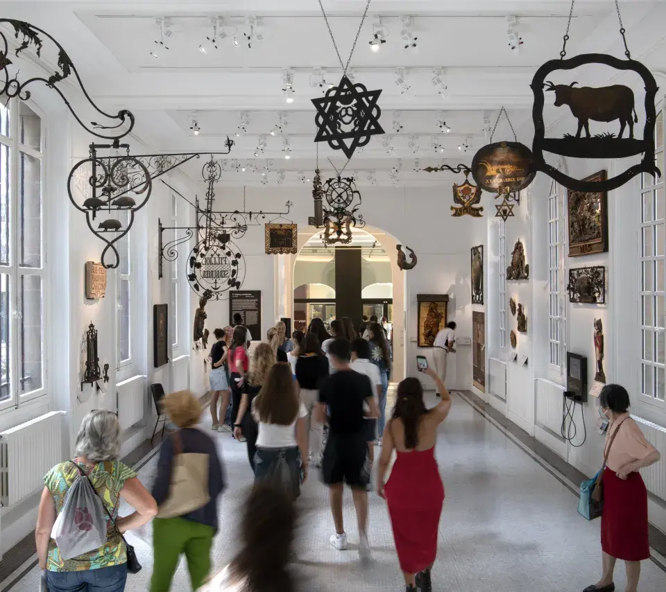 Carnavalet, galerie des enseignes